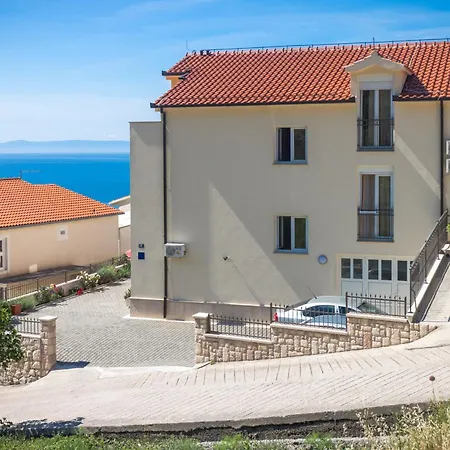 Apartman 14 *