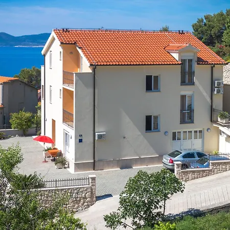 14 Apartman Brela