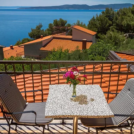 Apartman 14 *