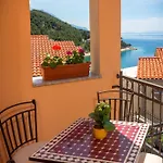 14 Apartment *