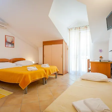 Apartamento 14 *